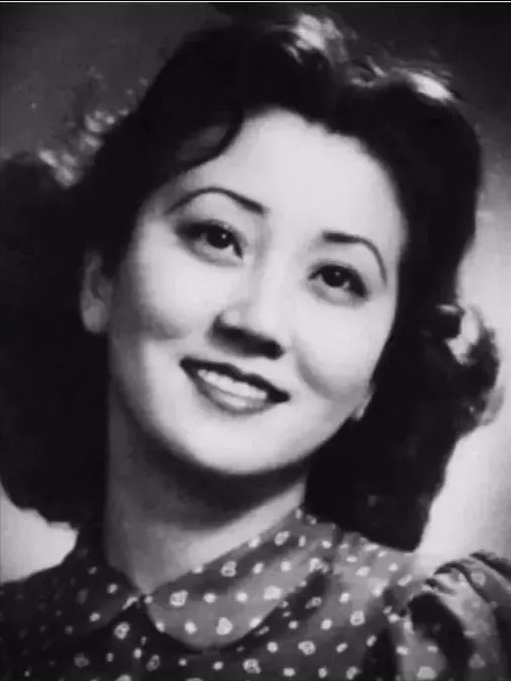 民国十大美女，你知道几位？第一名是金庸爱而不得的白月光