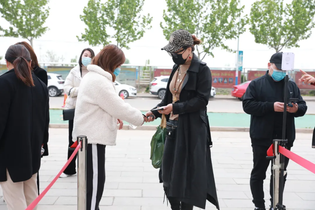 邯郸市开阳中学举办校园开放日，家校共育，感受成长，收获感动