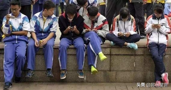 光鲜的背后，有无狼狈不堪；狼狈的背后，也有常人不及