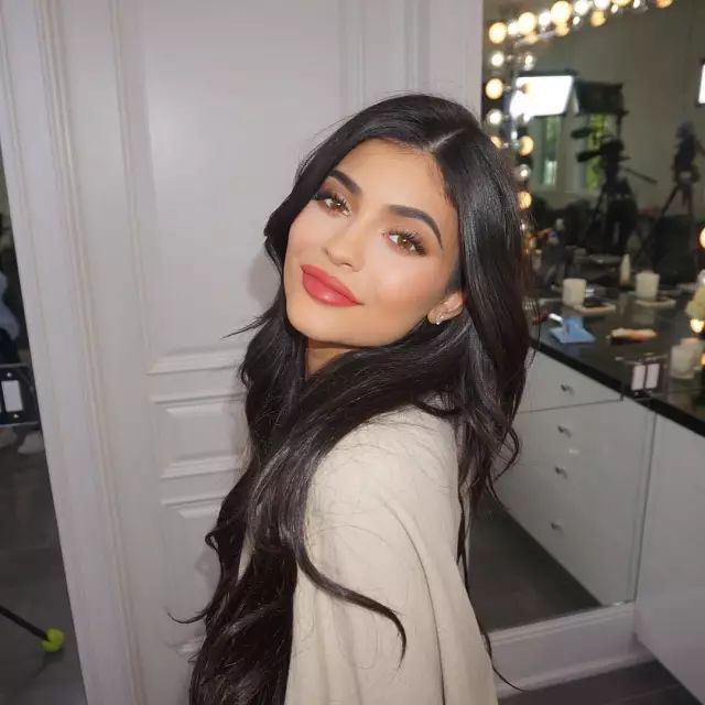 24岁的美国名媛Kylie Jenner 凯莉·詹娜成Instagram第一女网红