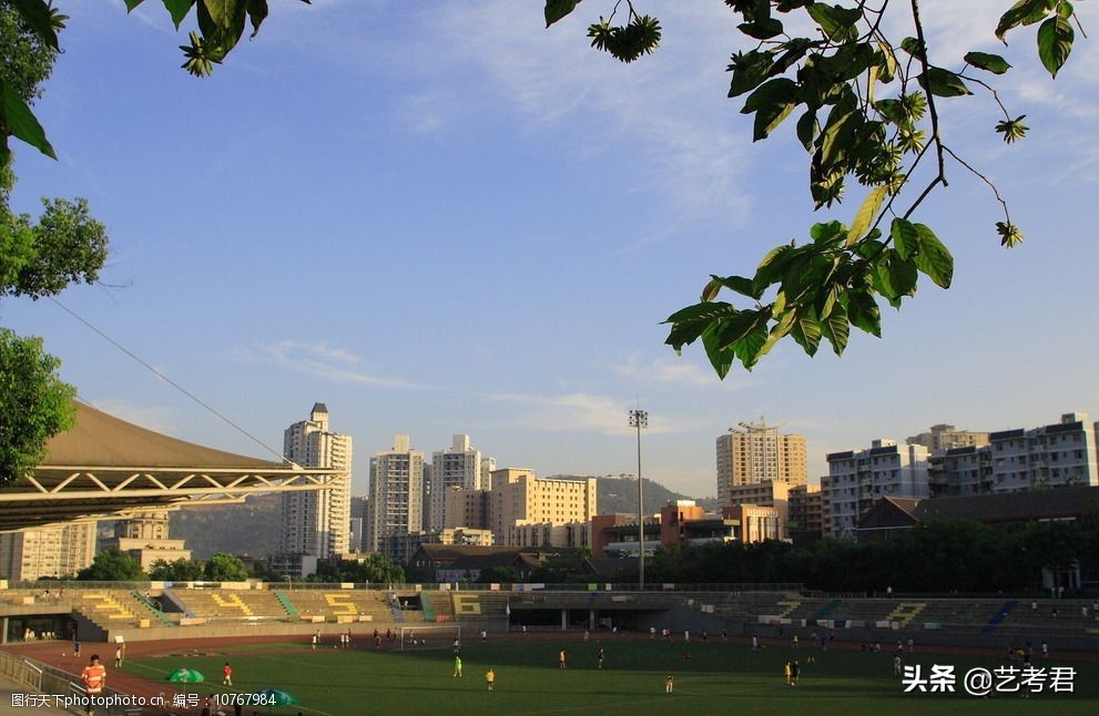 山水之城重庆大学：小林美术联考260分文化多少分才能被录取？