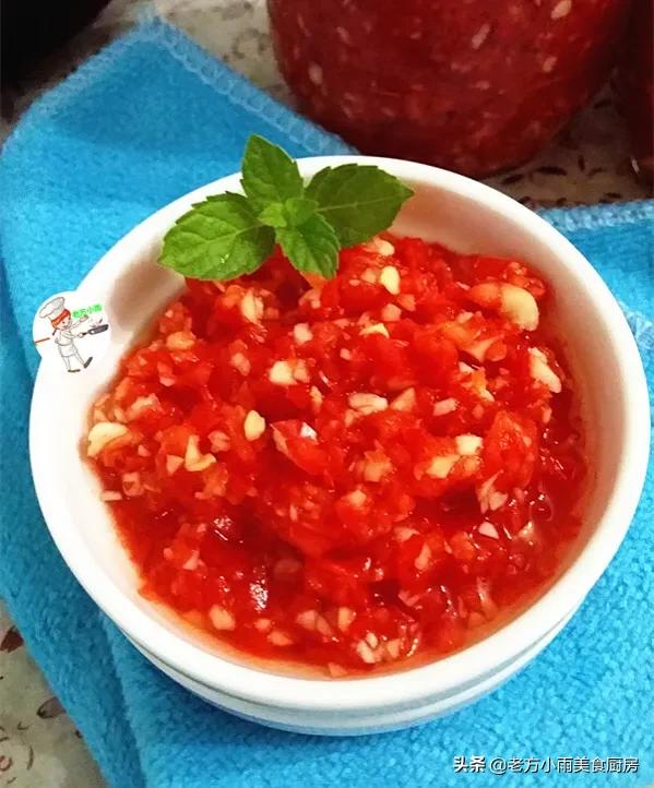 教你腌辣椒新做法，不用剁不用剪，不放白酒香又鲜，很多人不知道