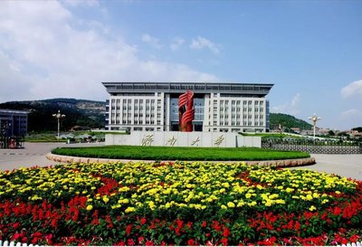 山东省属排名最靠前两所综合类高校，青岛大学和济南大学怎么选？