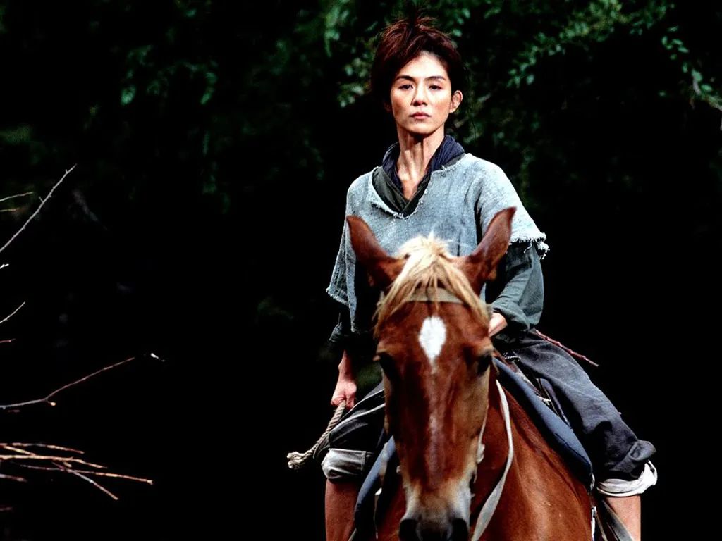 全片时长4小时,上映时删减至2个半小时,徐克《七剑》问题太多