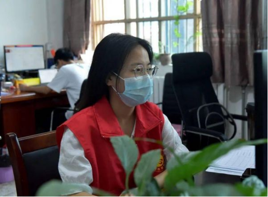 大学生入党谁说的算？和辅导员好关系还不够，大一开始就要准备