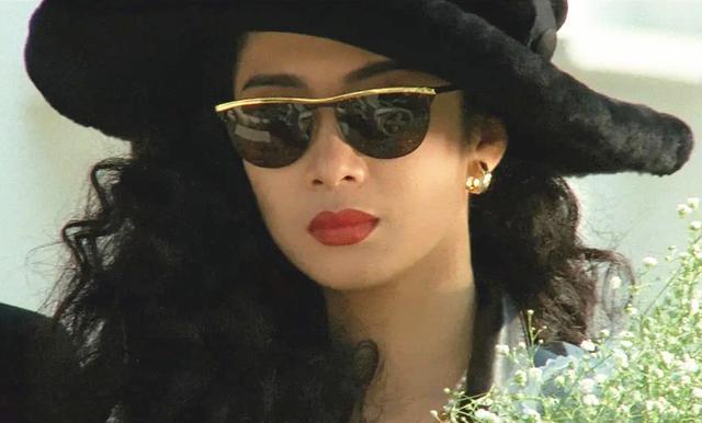 57岁“艳后”吴家丽：狠拒成龙又惨遭劈腿，情路坎坷为爱单身至今