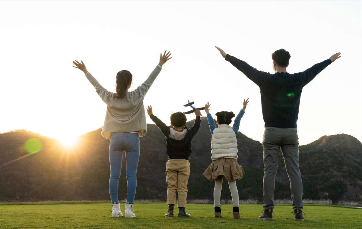 关于成长和陪伴的散文(父母陪伴孩子成长温暖散文)