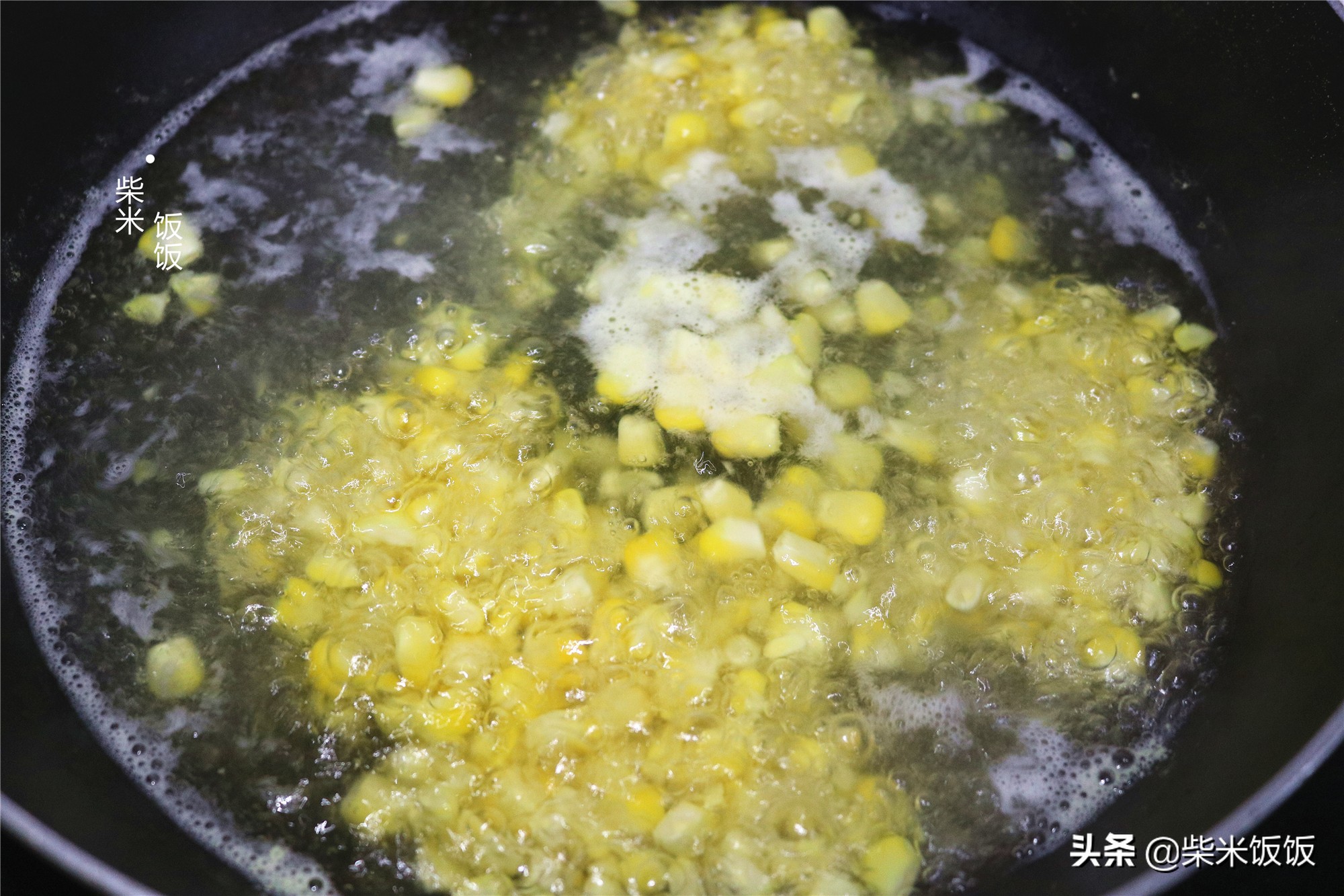 韭菜饺子，别总搭配鸡蛋了，教你这样调馅，个个爆汁更好吃