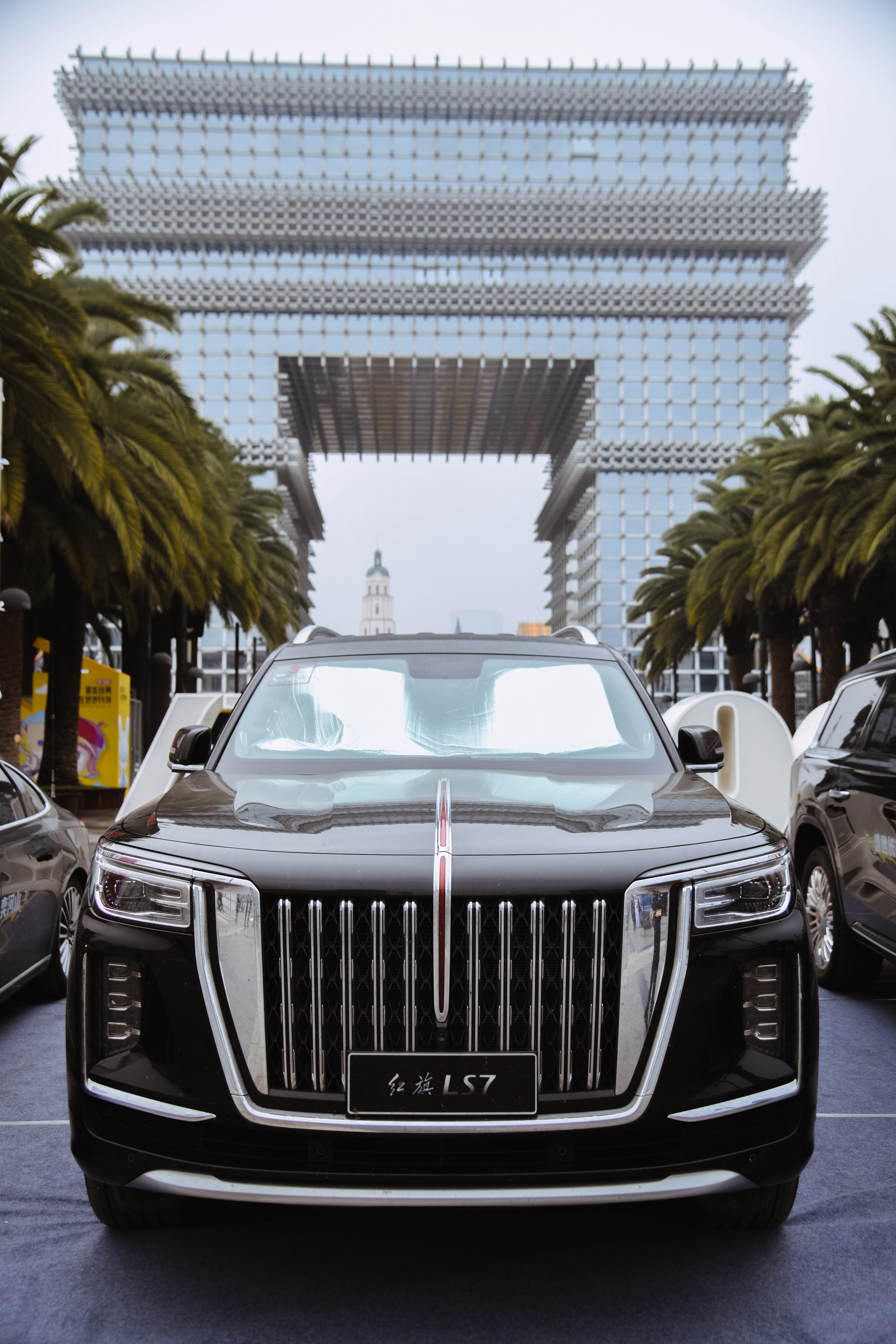 国产SUV真正的“天花板”红旗LS7超大级SUV到昆