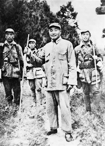 十大元帅1930年谁的级别最高：贺龙第三，徐向前第七，叶剑英垫底