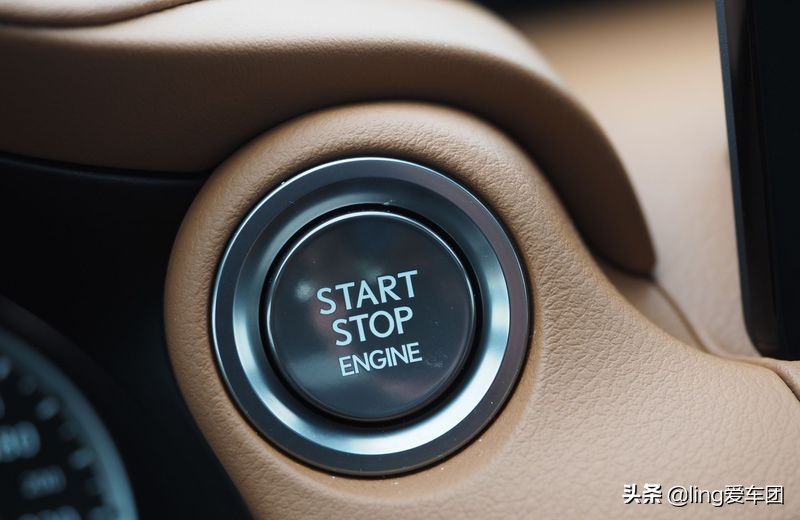 2021年雷克萨斯IS 300 AWD：运动型三厢车