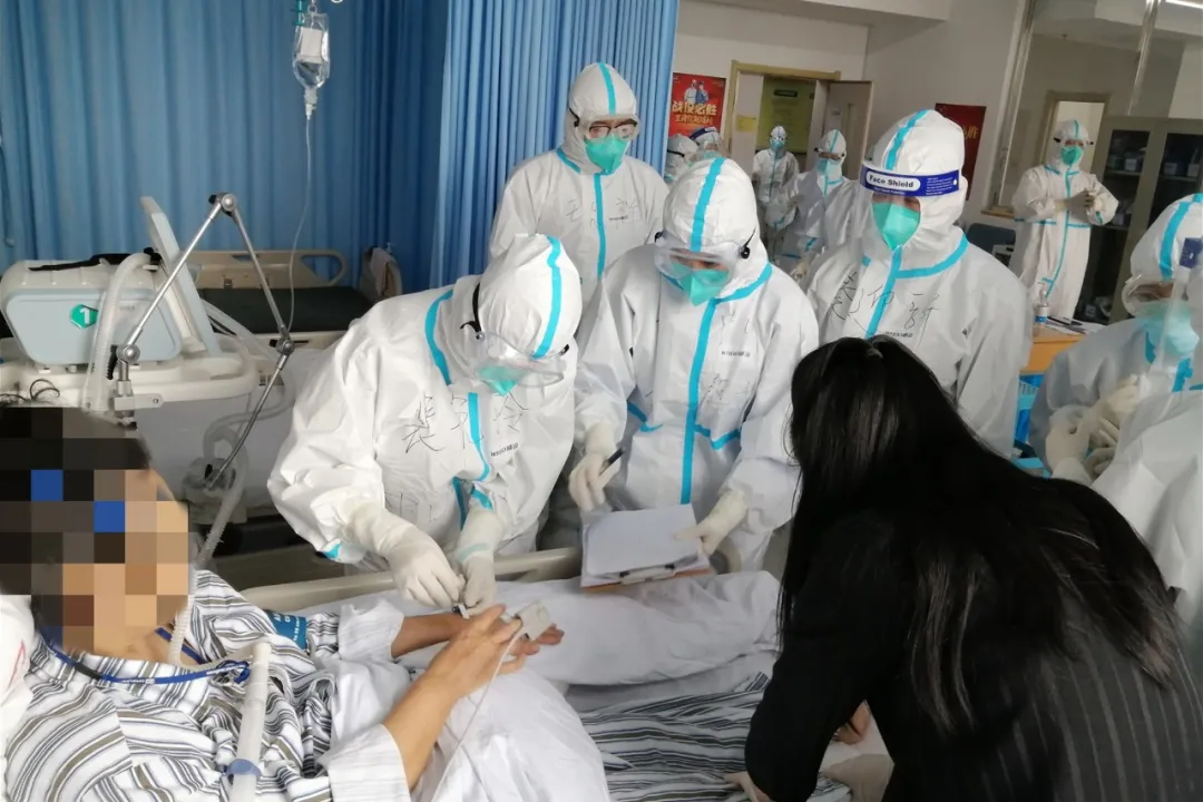 白衣执甲 逆行出征 救死扶伤 大爱无疆——吉林医药学院附属医院