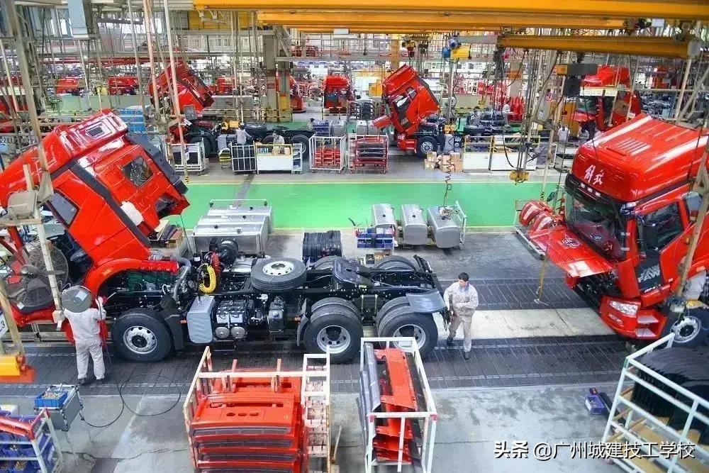 专业介绍（初中起点）| 学新能源技术，做汽车行业的先锋