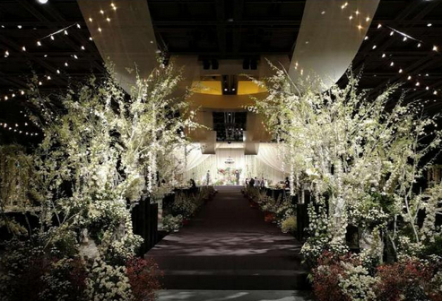 于晓光秋瓷炫婚礼现场公开，圈内好友现场送祝福，顶级歌手唱祝歌