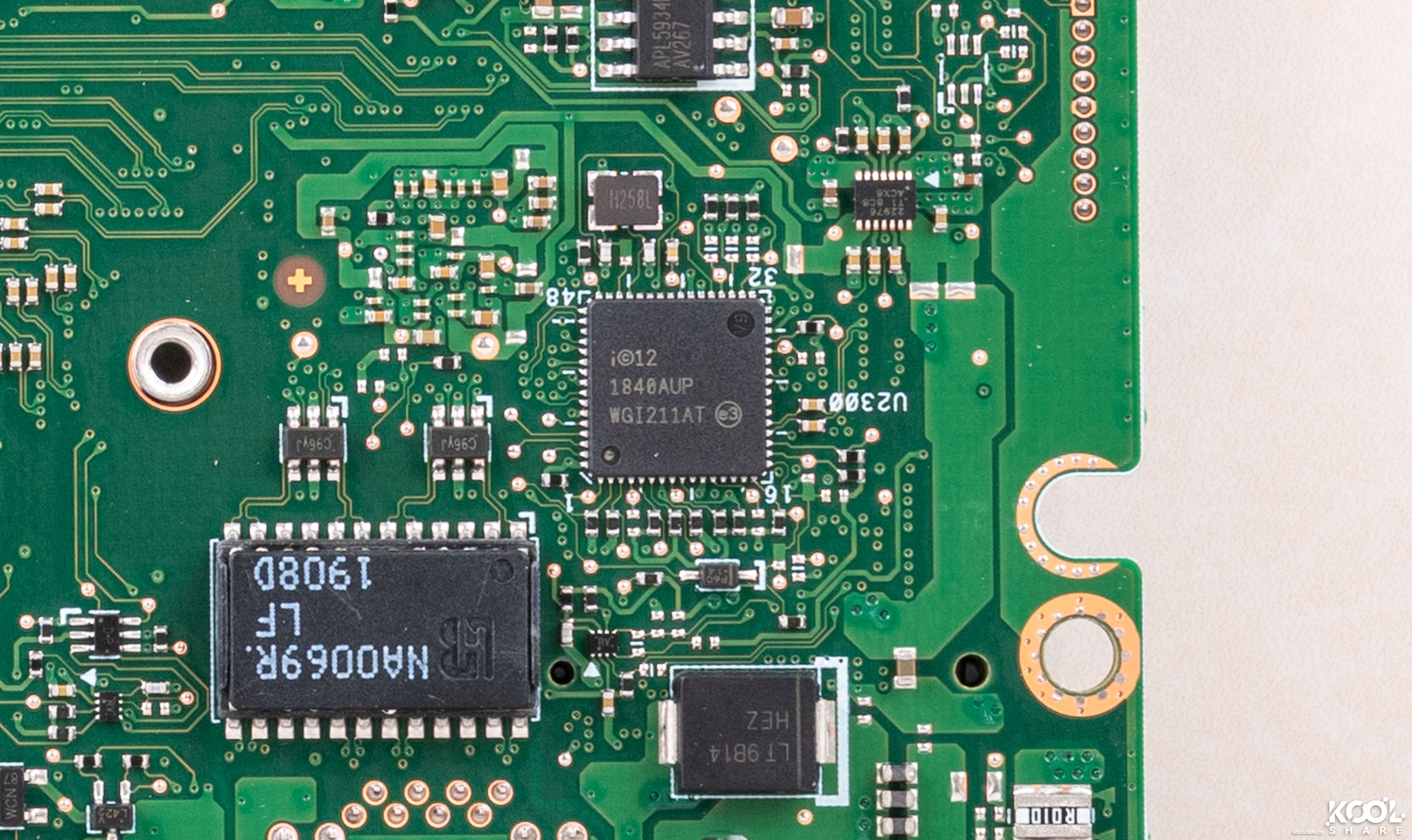 Intel NUC8CHK Chaco Canyon 开箱拆解评测