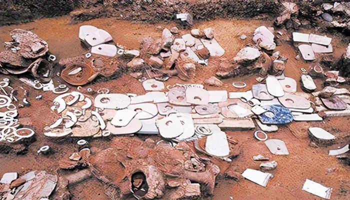 中国神秘的史前文明:安徽小山村发现史前宝藏,玉器穿洞孔如发丝