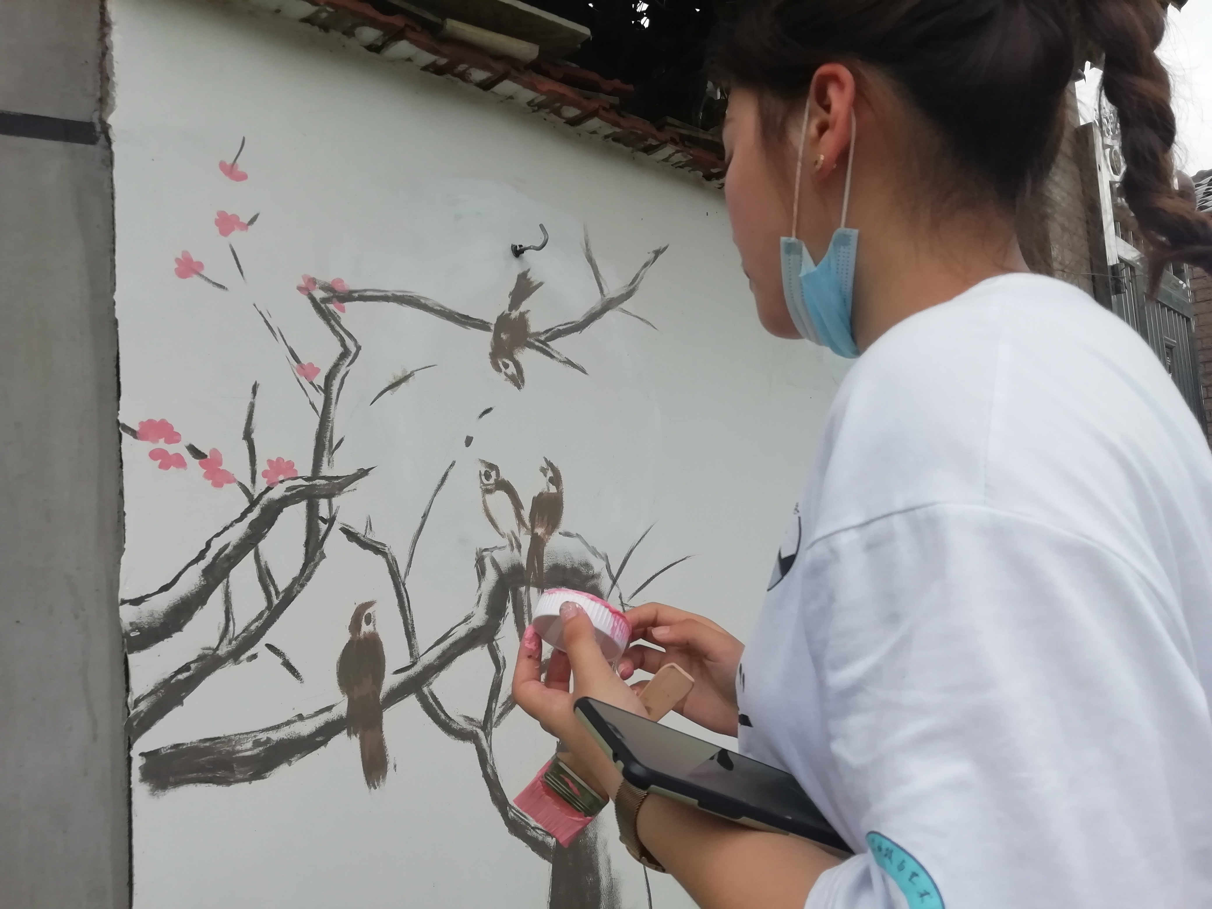 浙江理工大学科技与艺术学院学子助力上虞百官美丽庭院改造