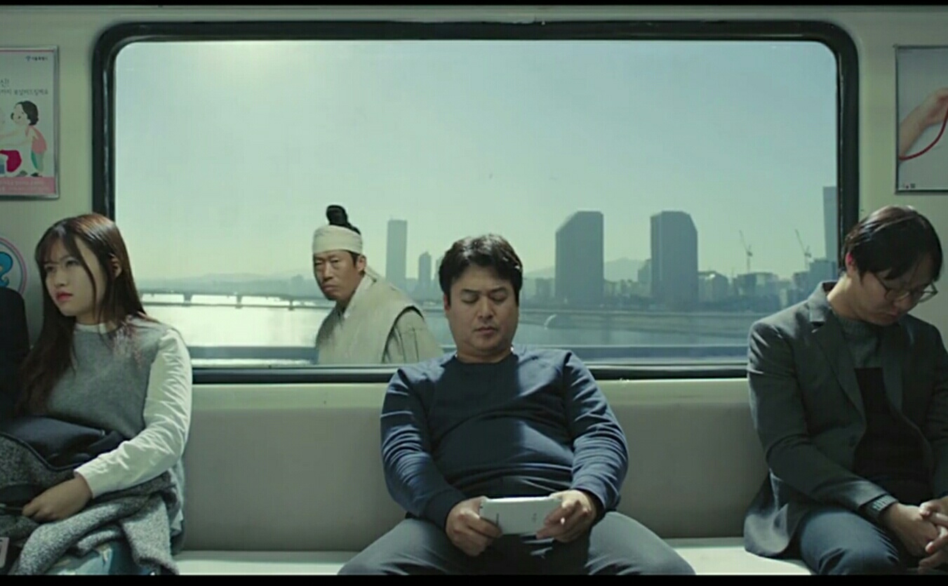 韩国喜剧电影《幸运钥匙》，杀手和颓废青年交换的人生也会很精彩