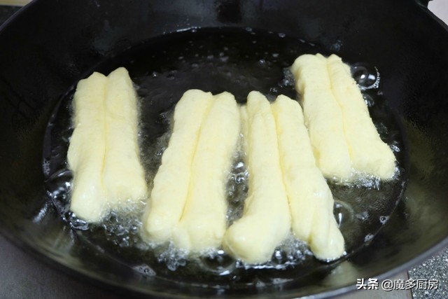 家庭自制油條的做法大全,家庭自制油條的做法大全視頻