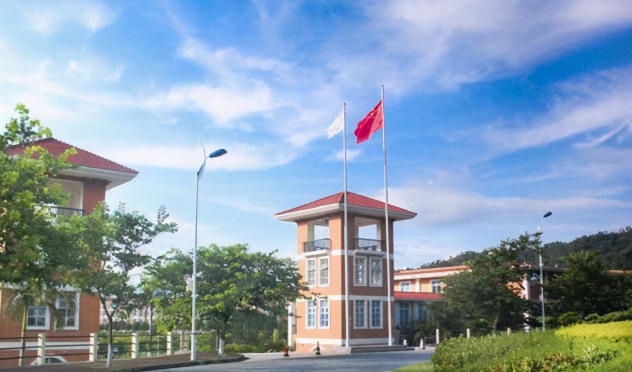 985名校“华而不实”的存在，就业不如普通本科，考生报考需谨慎