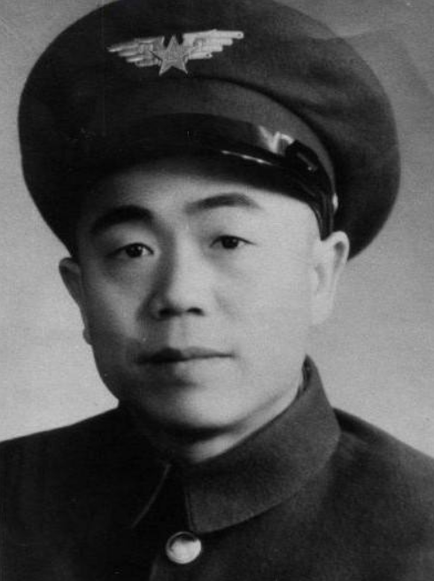 聂凤智将军怒批江腾蛟：我看你不是空四军政委，而是招待所所长