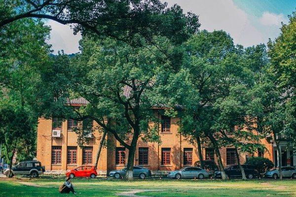 湖南新增“公办大学”，预设5500个学位，教育经费由政府“买单”