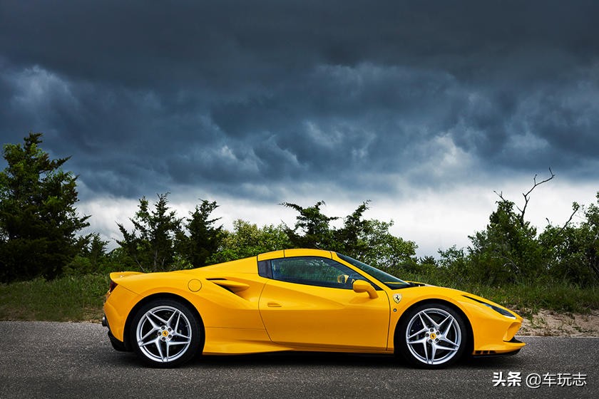 2020年法拉利F8 Spider：中置引擎的魅力敞篷超跑