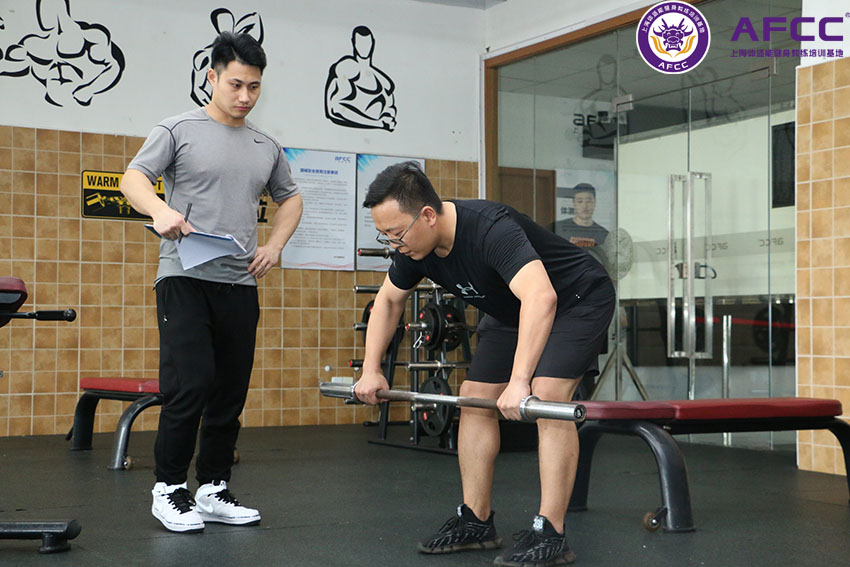 武汉学健身哪个学校好呢？