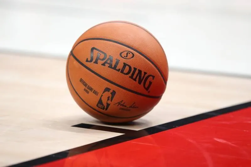 nba为什么不用斯伯丁了(NBA宣布重要决定！效力37赛季的斯伯丁退役，杜兰特却不高兴了)