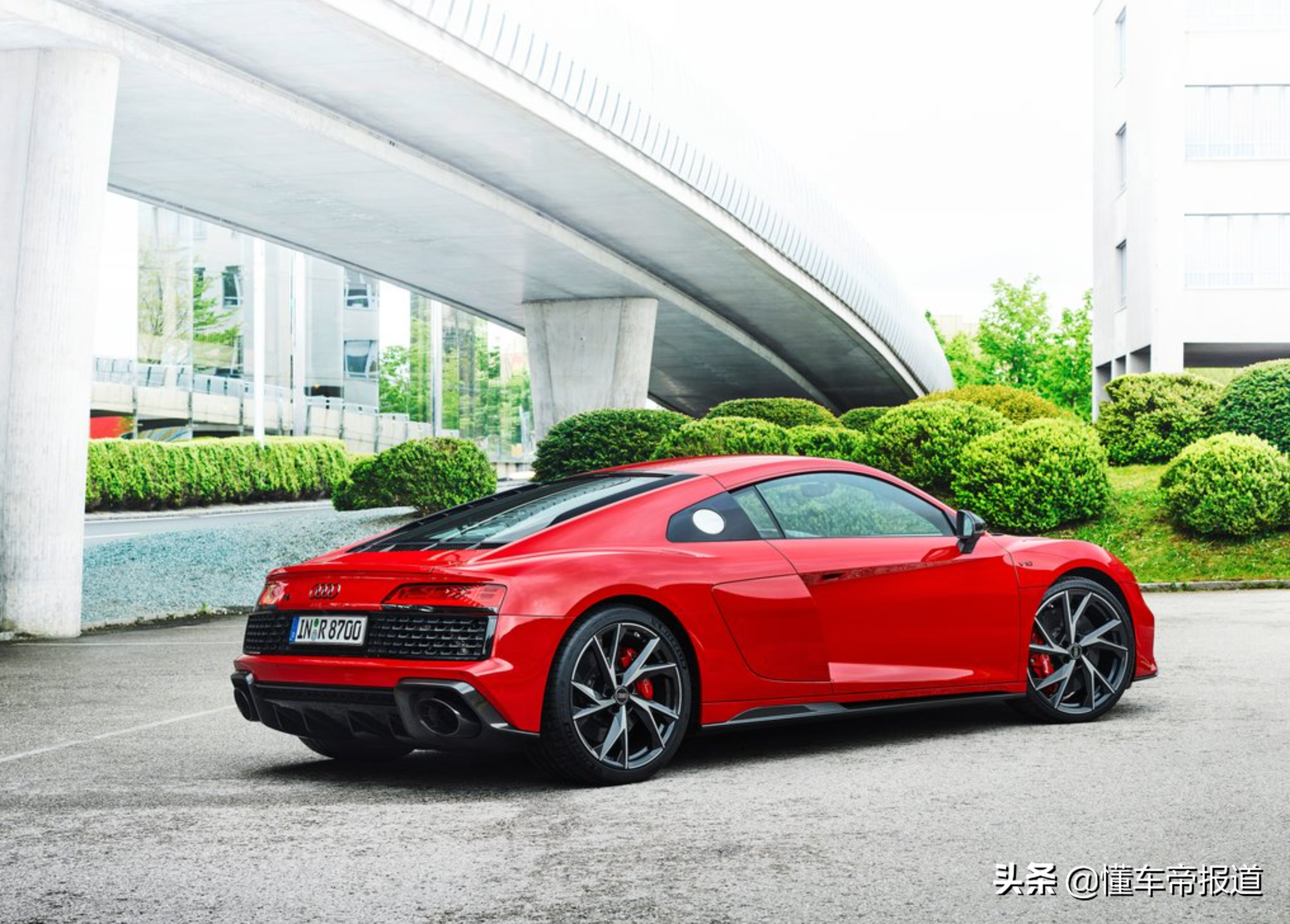 新车 | 约合人民币111万元，新款奥迪R8后驱版来了！3.7秒破百
