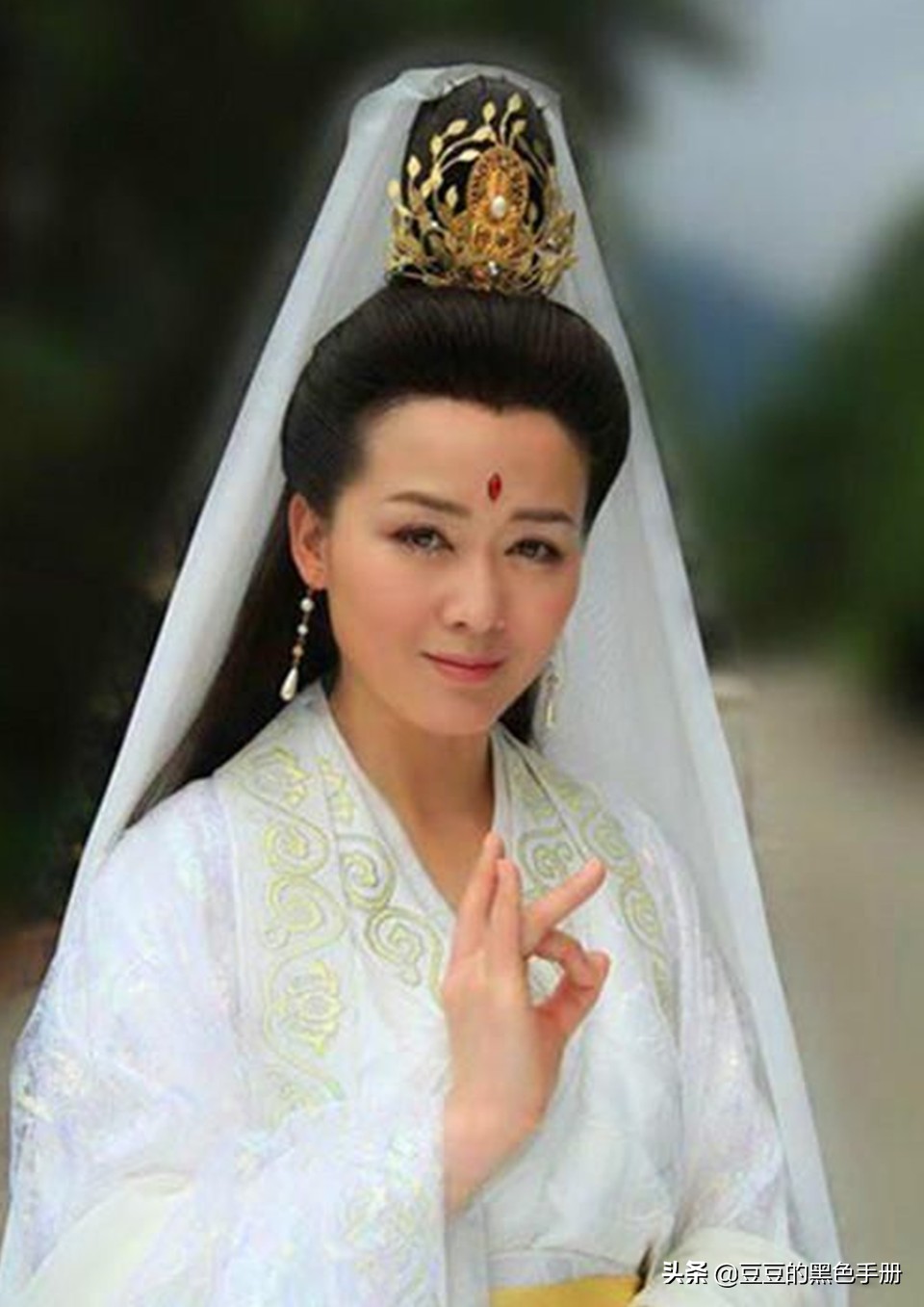 19版观音对比:有的像过家家,有的像鬼片,有的让观众合十跪拜