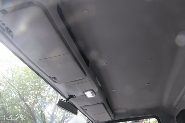 机械减震座椅+全铝货厢，福田时代领航新轻卡还带一键启动