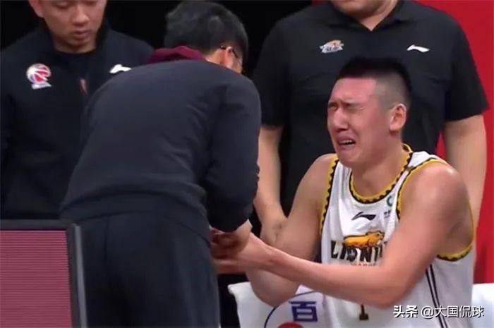 为什么cba球员送鞋不送鞋垫(55位明星完成解约！为何体育篮球圈仍无人解约，原因有三个)