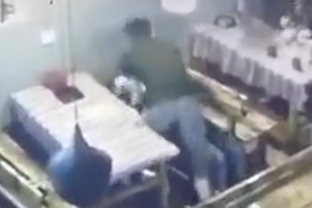 大二女生死亡之谜：原本国庆要回家陪妈妈看阅兵式，曾称