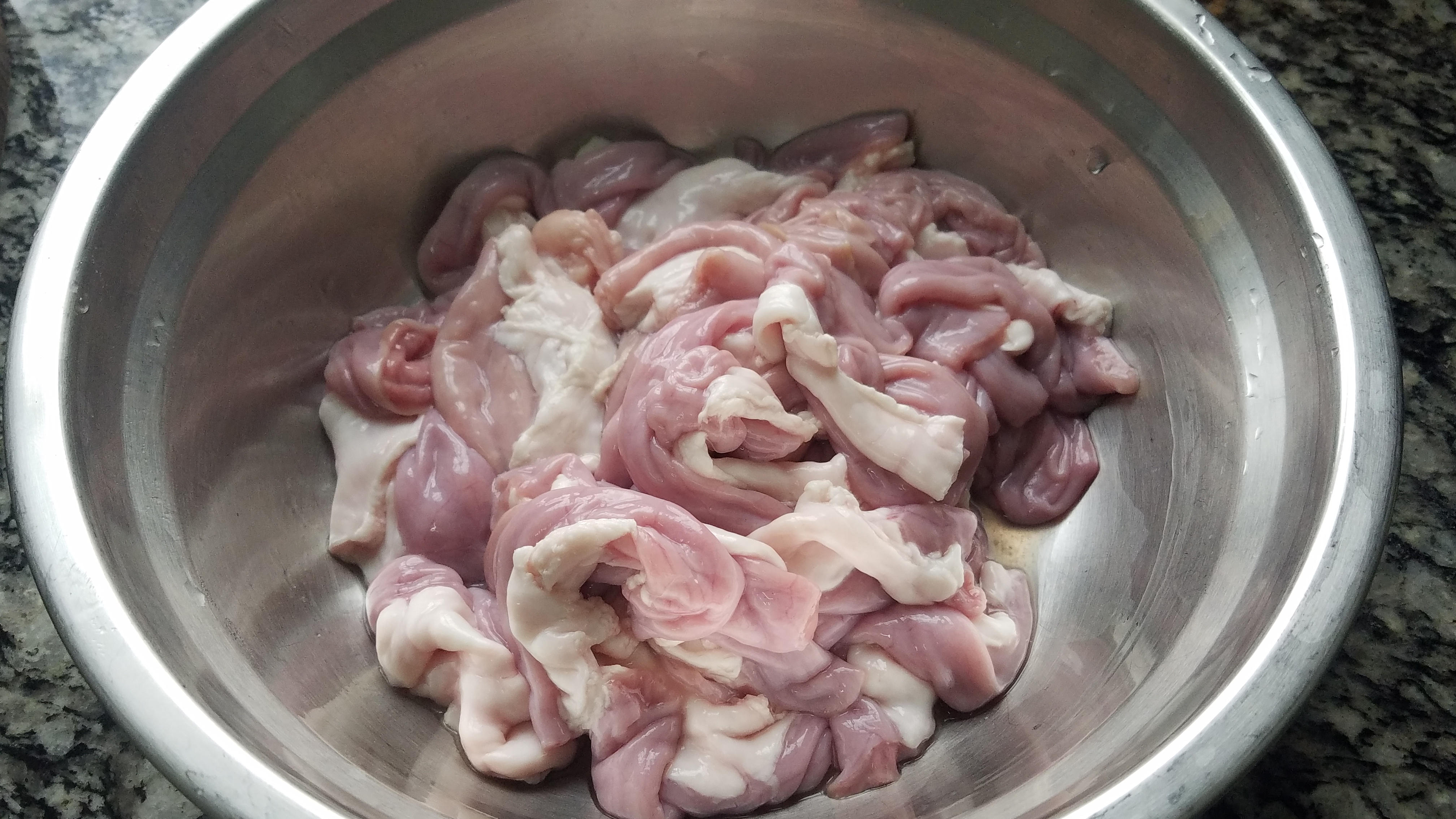 砂锅里倒进10块钱粉肠、原来这么好吃、家常菜做法、超简单