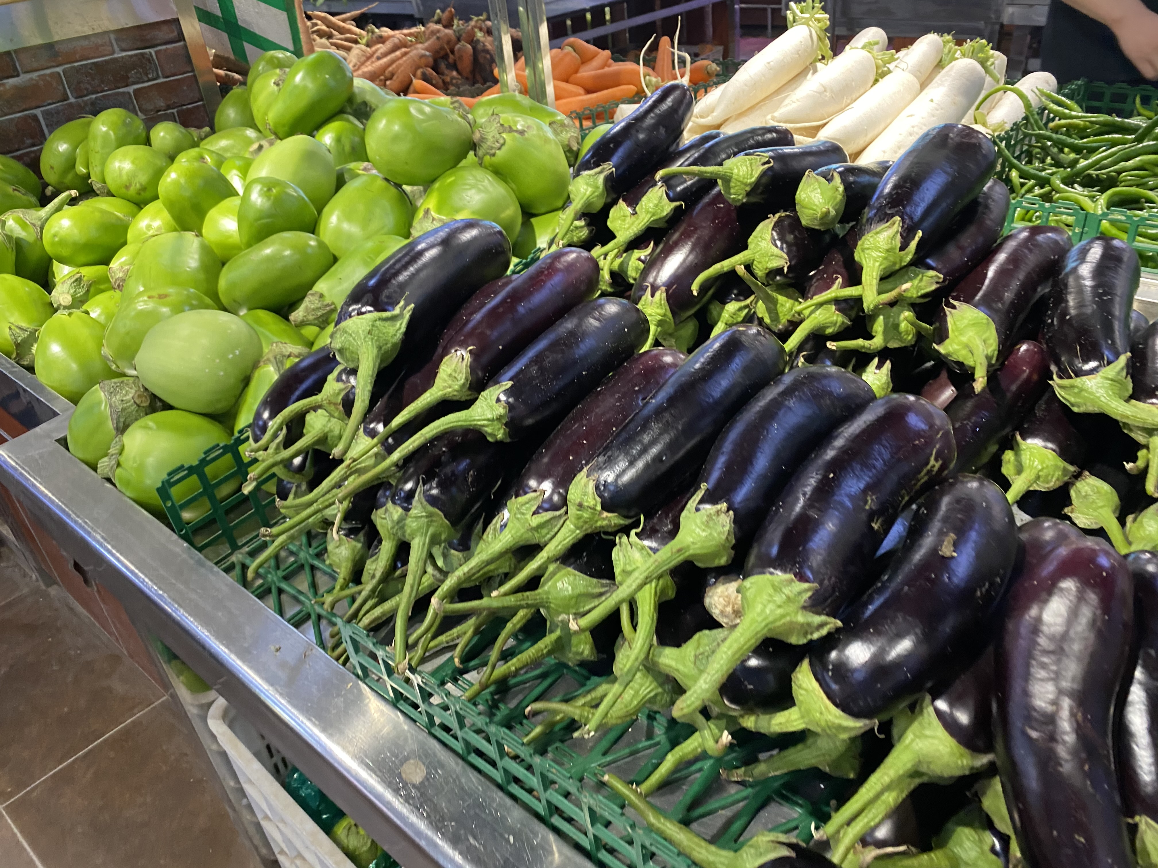 买茄子,选"圆茄子"还是"长茄子"?区别挺大,买错难吃还浪费