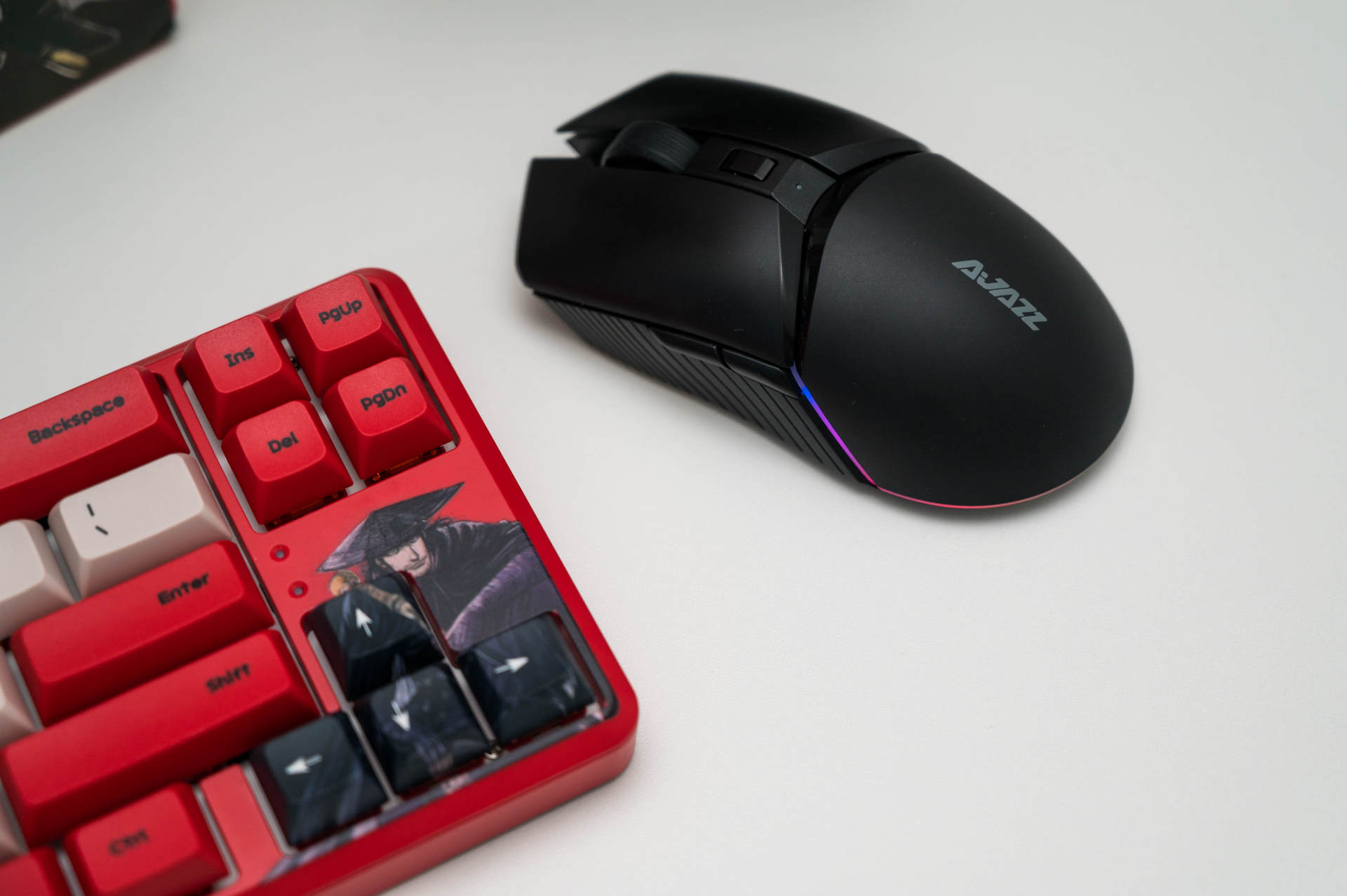 客制化68键配列的颜值巅峰，黑爵镖人机械键盘上手体验