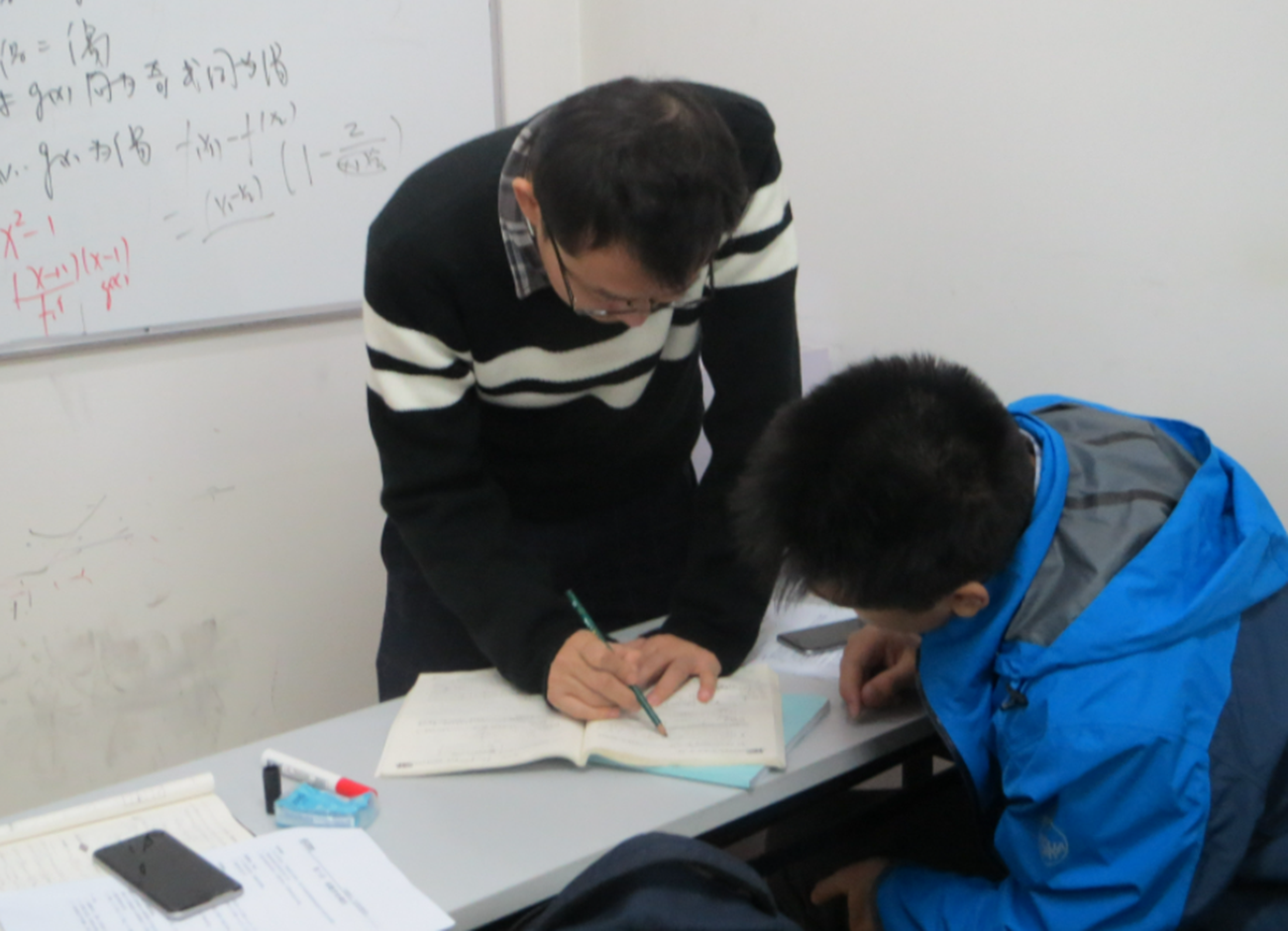 “双减”限制补课，找大学生当家教算不算违规？官方回复惹争议