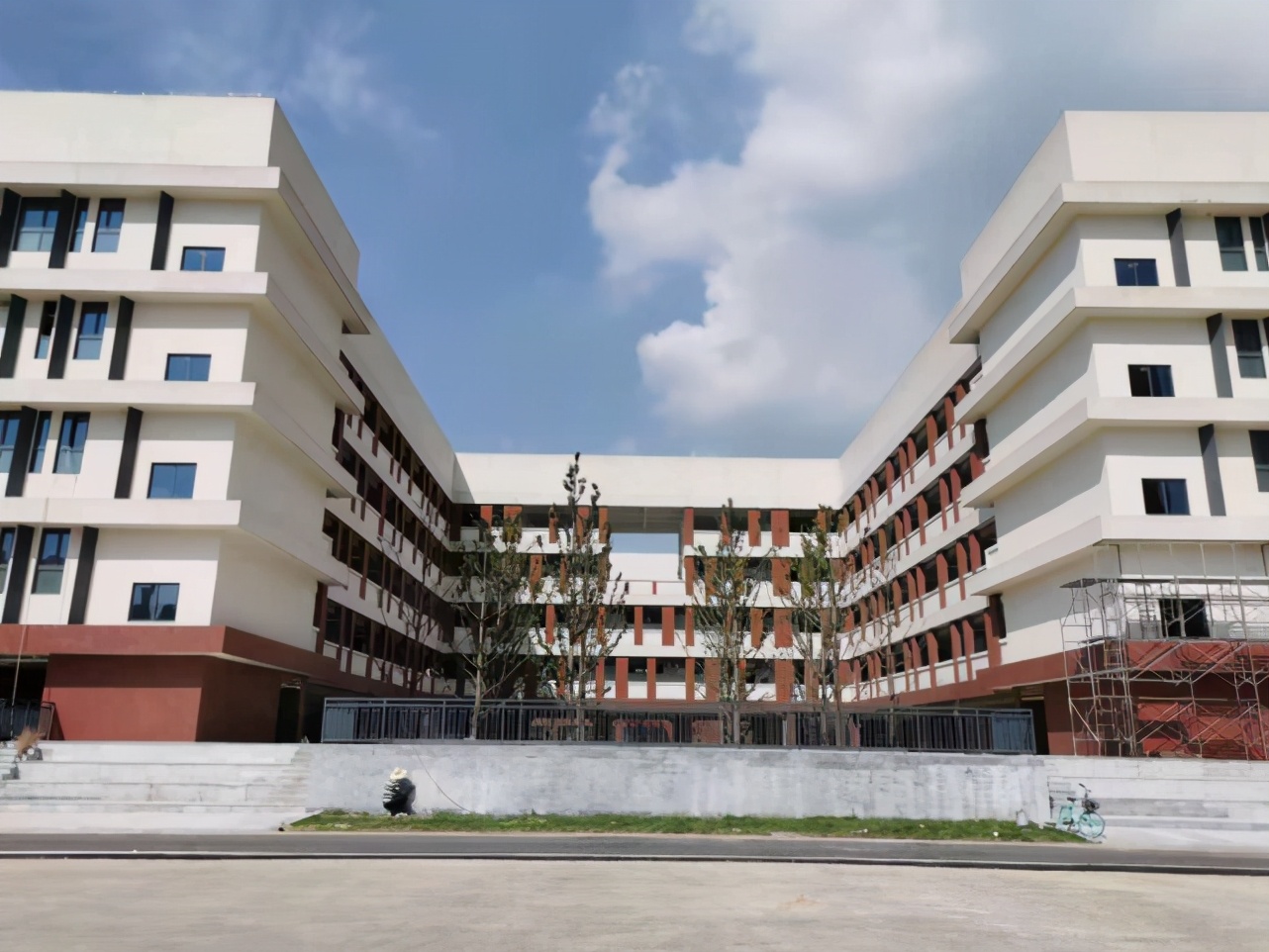 走近十大名初：武钢实验学校，口碑不错的民初