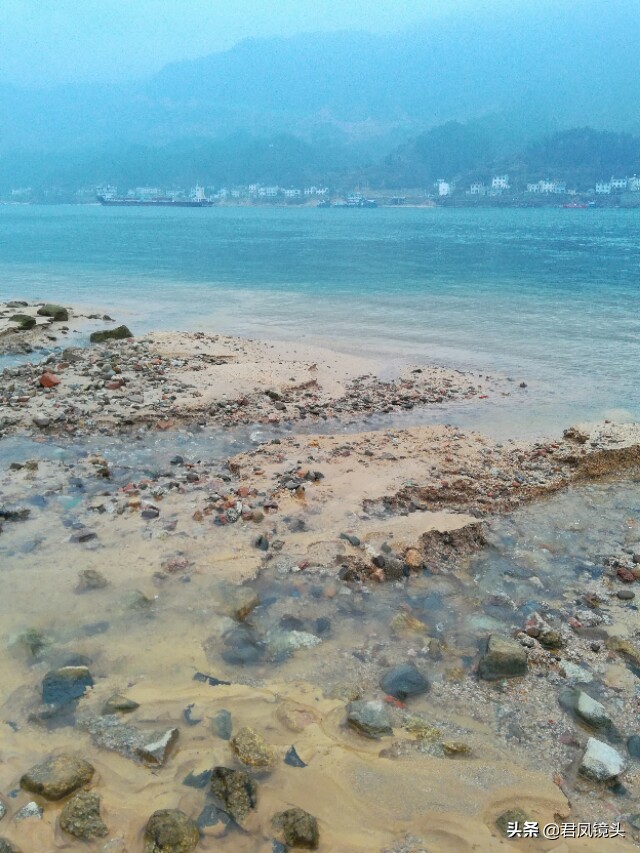 湖北宜昌：西陵峡，美丽的长江江滩