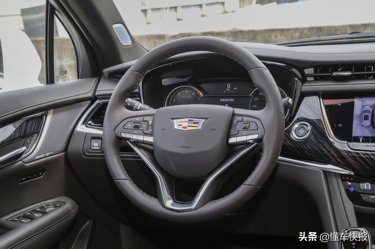 35万元级6座中大型SUV，福特探险者、凯迪拉克XT6如何选？