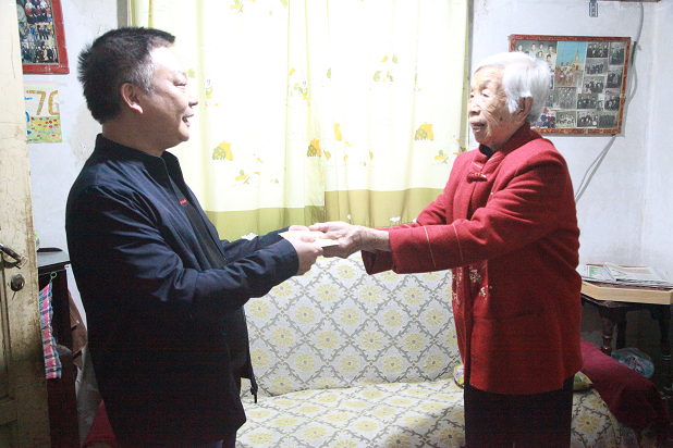 95岁老党员的情怀：一世坚守，不忘初心