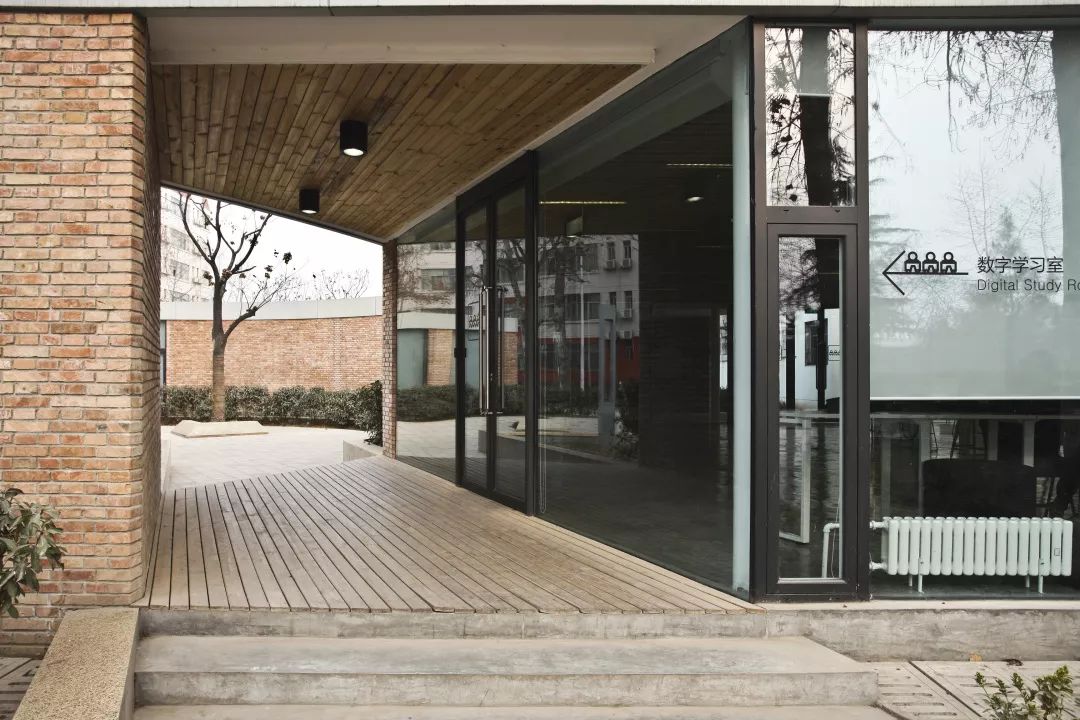 西安这座学费高达3万的大学，凭什么比985、211还受人欢迎？