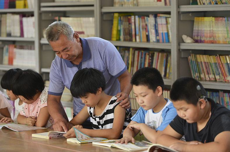 高三学生精心设局，高考后举报老师补课，结局却意外“反转”