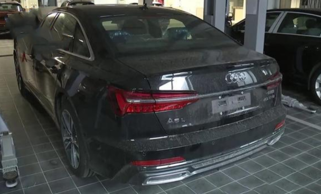 花37万买奥迪新车，刚开几天频繁出故障？4S店劝顾客要“讲科学”
