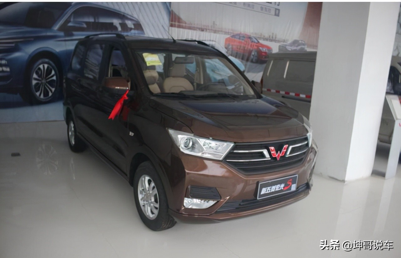 2021款五菱宏光s上市,档次不输gl8,后排媲美奥德赛,仅5.46万起