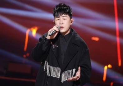 日薪百万还不够，镀金的明星们连学历也要抢占特权？