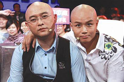 他是“江苏一哥”孟非，曾娶初恋女友为妻，今49岁一家三口超幸福