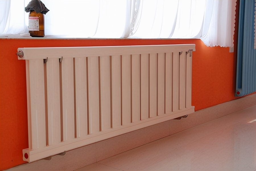 暖气片升温快,安装简单,为什么用的人不多?都来听听大实话