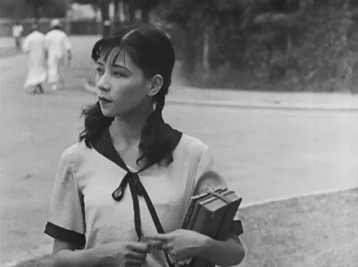 华语影坛顶级美人，却遭世人非议至死，她的一生写满传奇
